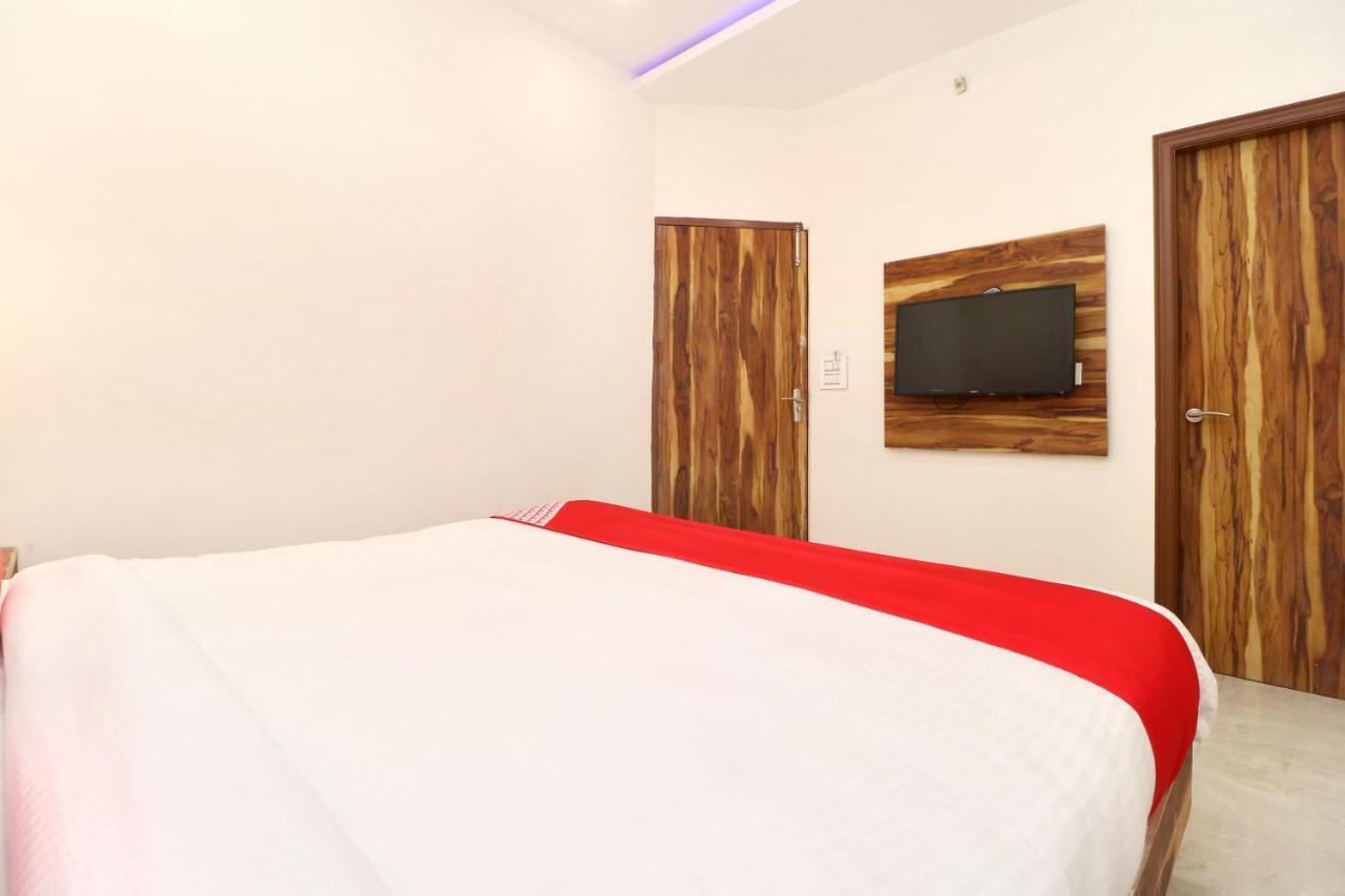 Zirakpur Hotel D Plaza מראה חיצוני תמונה