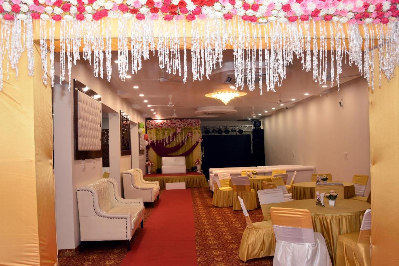 Zirakpur Hotel D Plaza מראה חיצוני תמונה