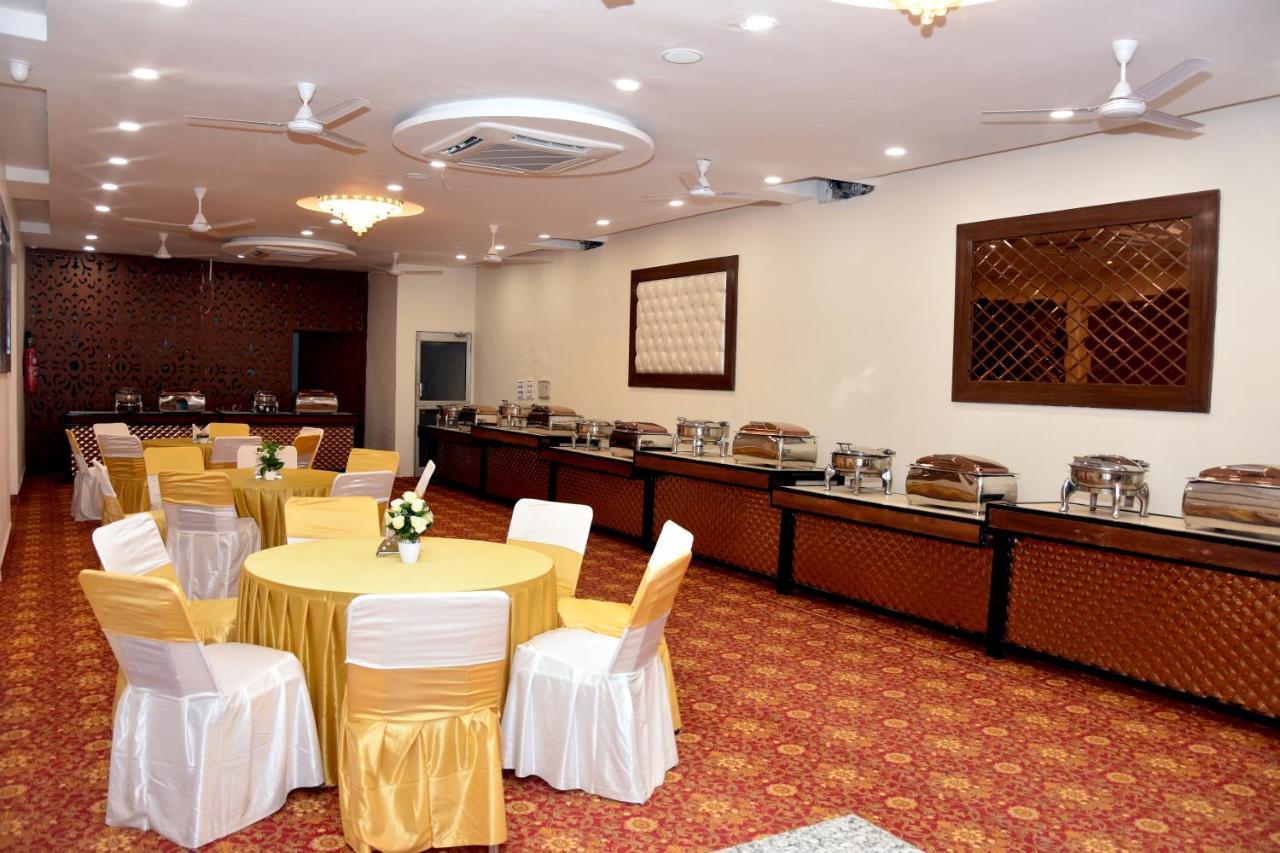 Zirakpur Hotel D Plaza מראה חיצוני תמונה
