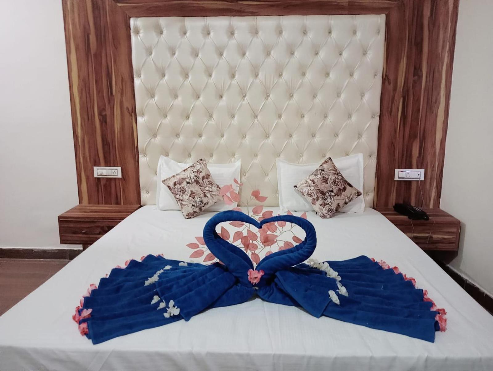 Zirakpur Hotel D Plaza מראה חיצוני תמונה
