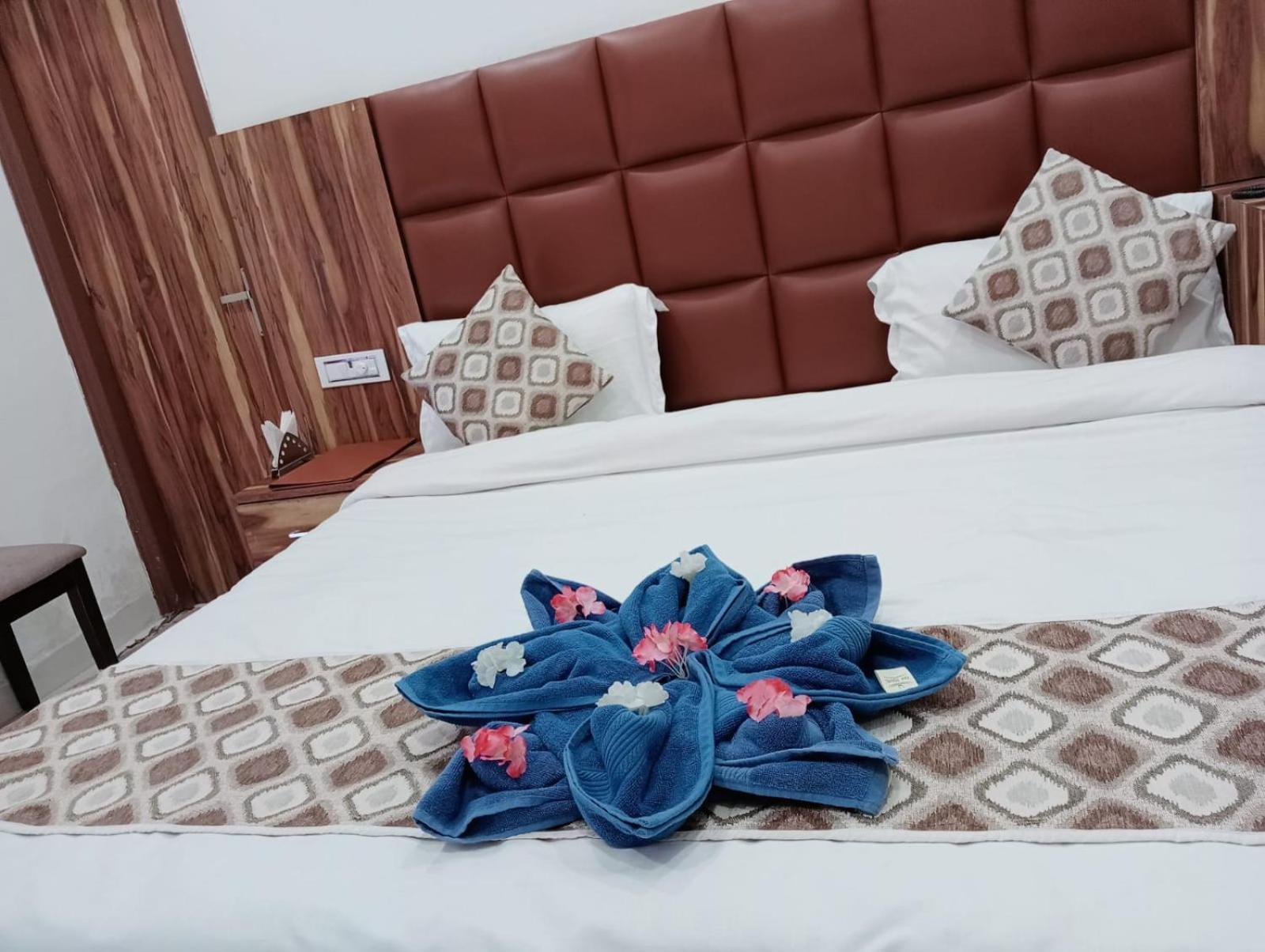 Zirakpur Hotel D Plaza מראה חיצוני תמונה