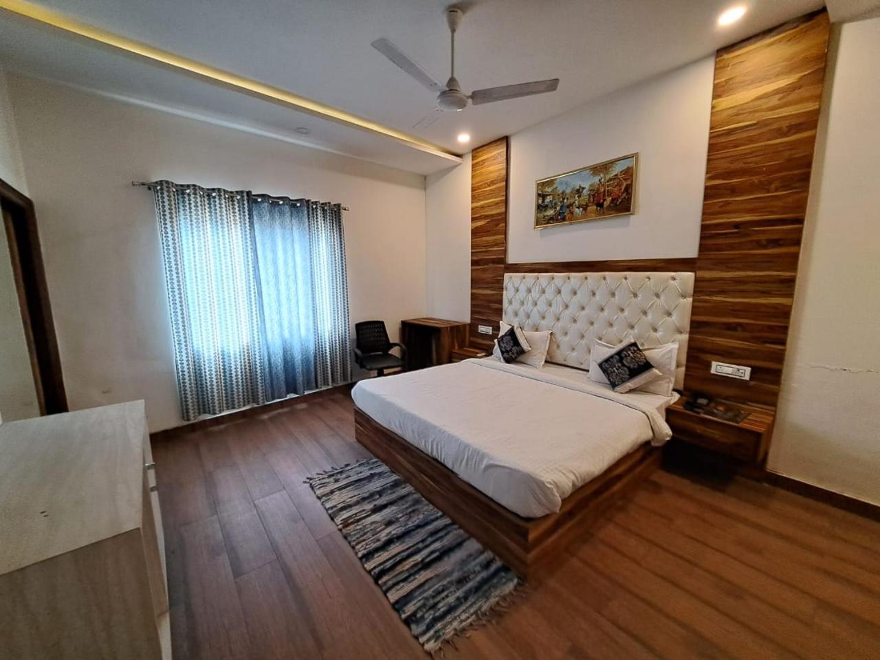 Zirakpur Hotel D Plaza מראה חיצוני תמונה