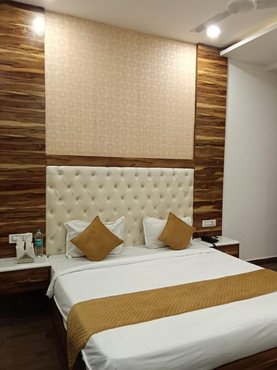 Zirakpur Hotel D Plaza מראה חיצוני תמונה