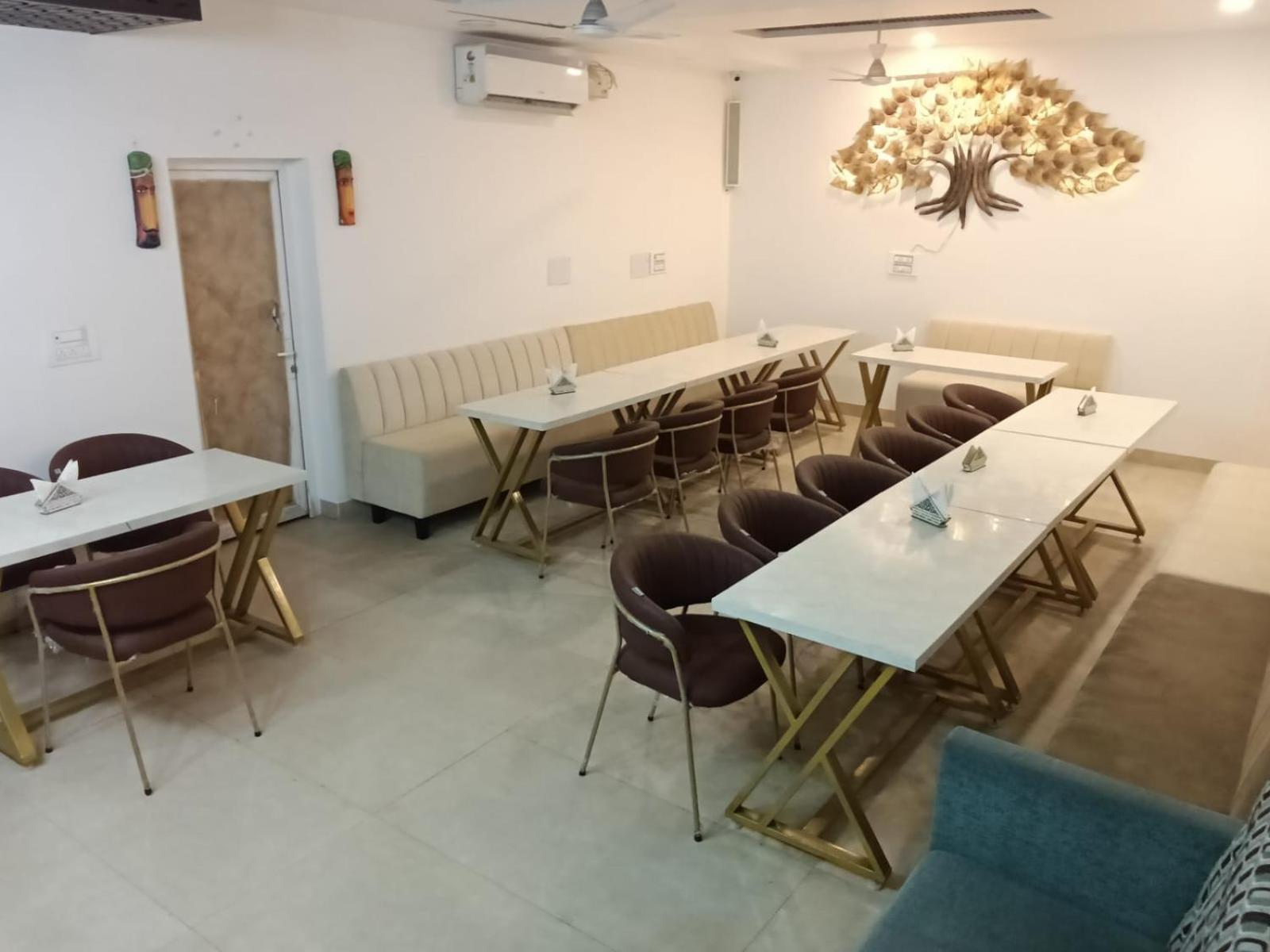 Zirakpur Hotel D Plaza מראה חיצוני תמונה