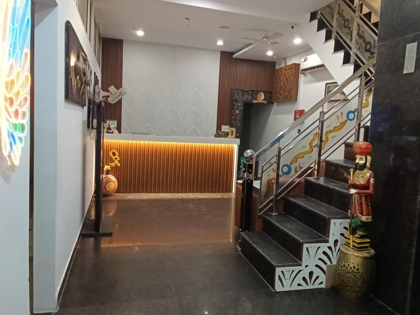 Zirakpur Hotel D Plaza מראה חיצוני תמונה
